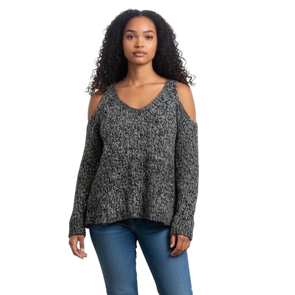 Maurices sweater